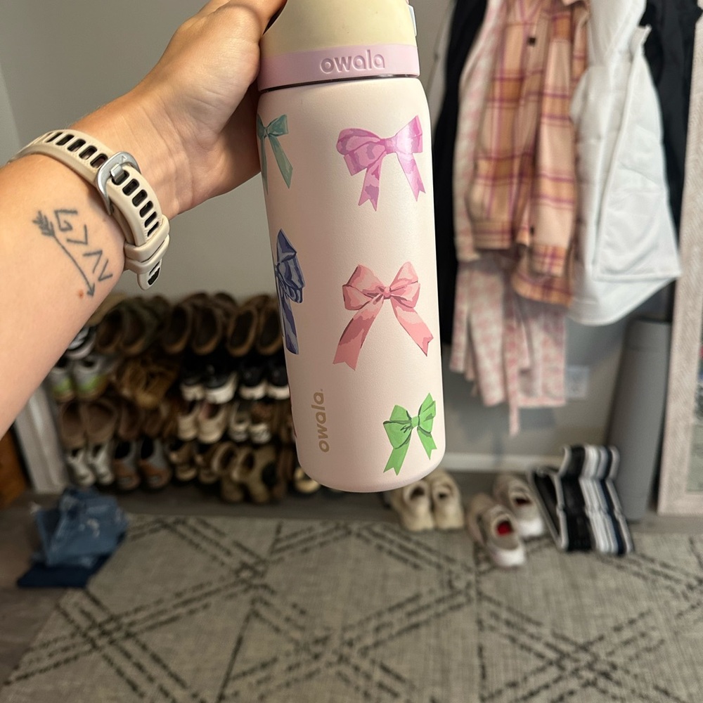 Out of stock online Bow Owala from Urban Outfitters